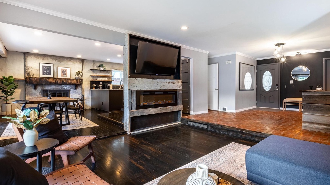 Photo of Livingroom in Southfield