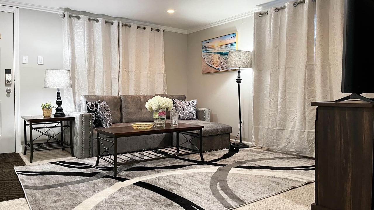 Photo of Livingroom in Madison Heights