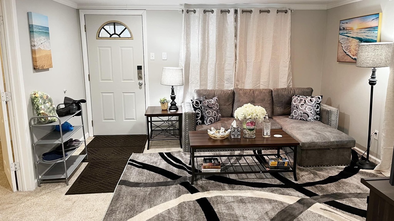 Photo of Livingroom in Madison Heights