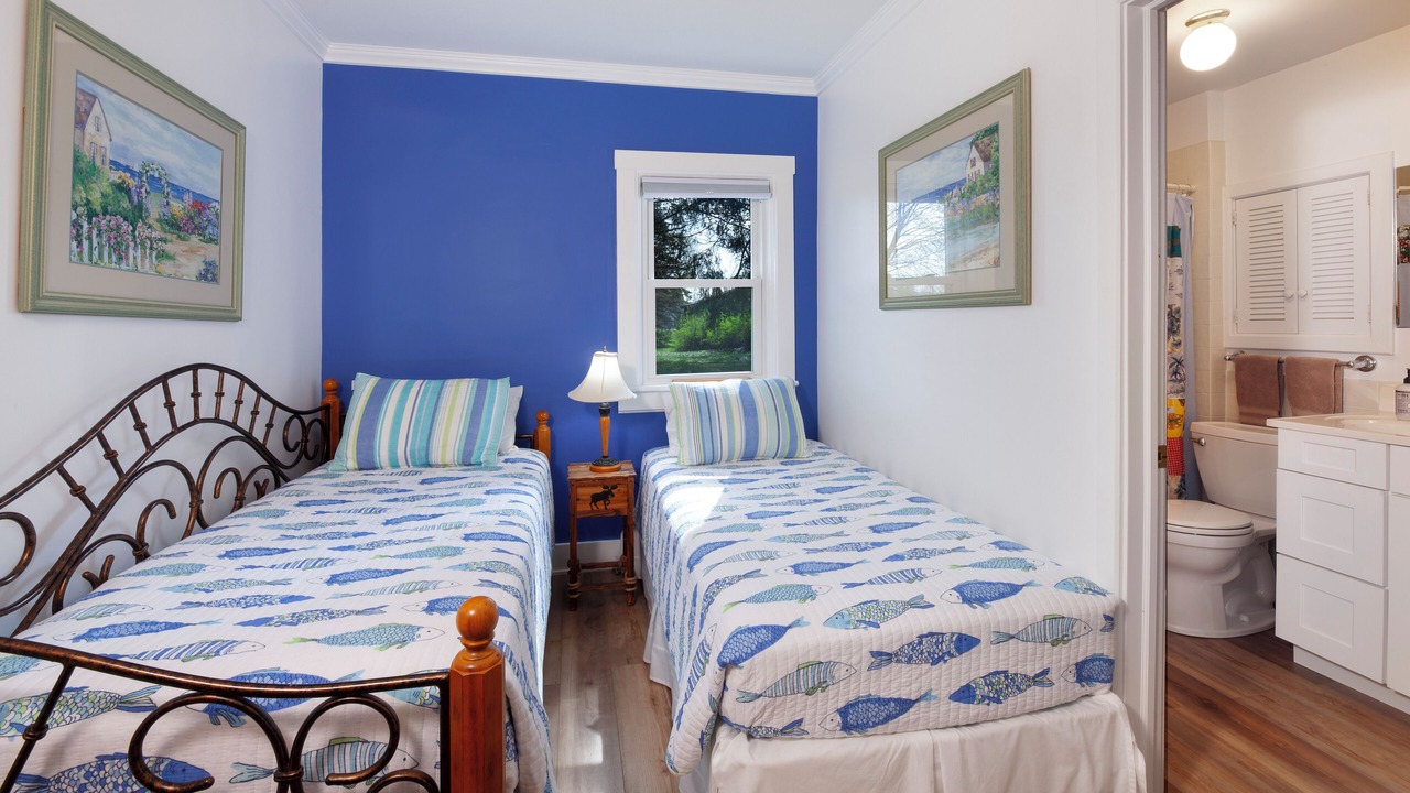 Photo of Bedroom in Maple City