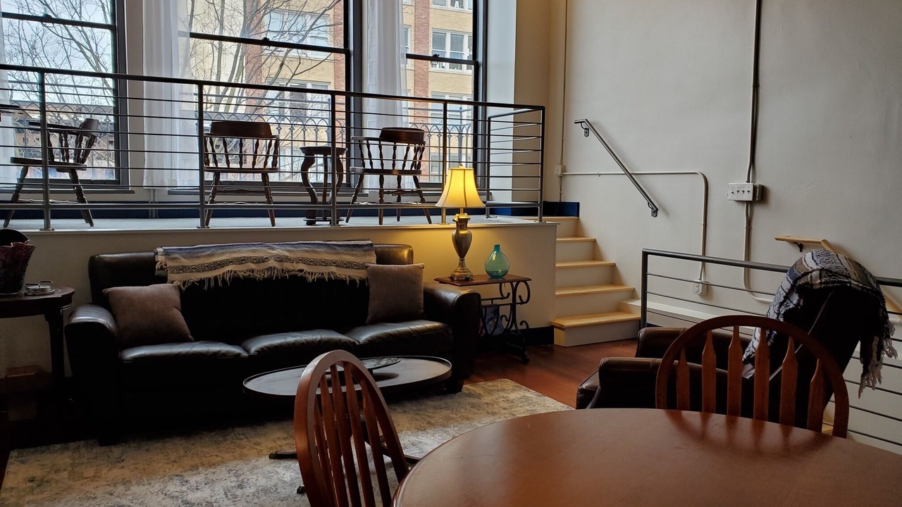 Photo of Livingroom in Central City