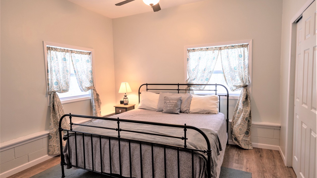 Photo of Bedroom in Free Soil