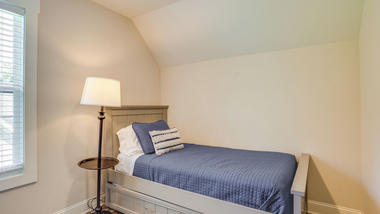 Photo of Bedroom in Lookout Valley Neighborhood Association