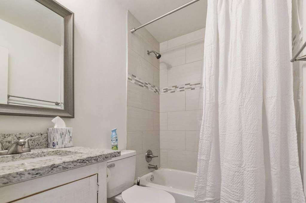 Photo of Bathroom in Dauphin Island