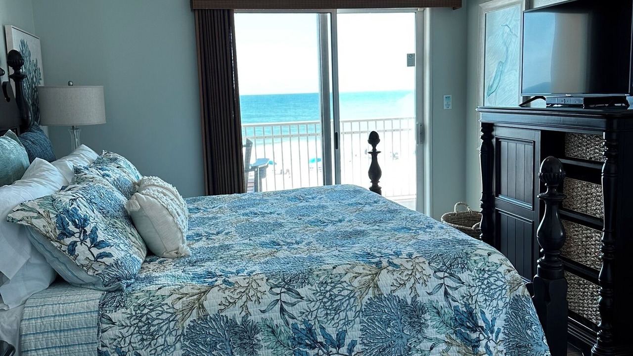 Photo of Bedroom in Gulf Shores