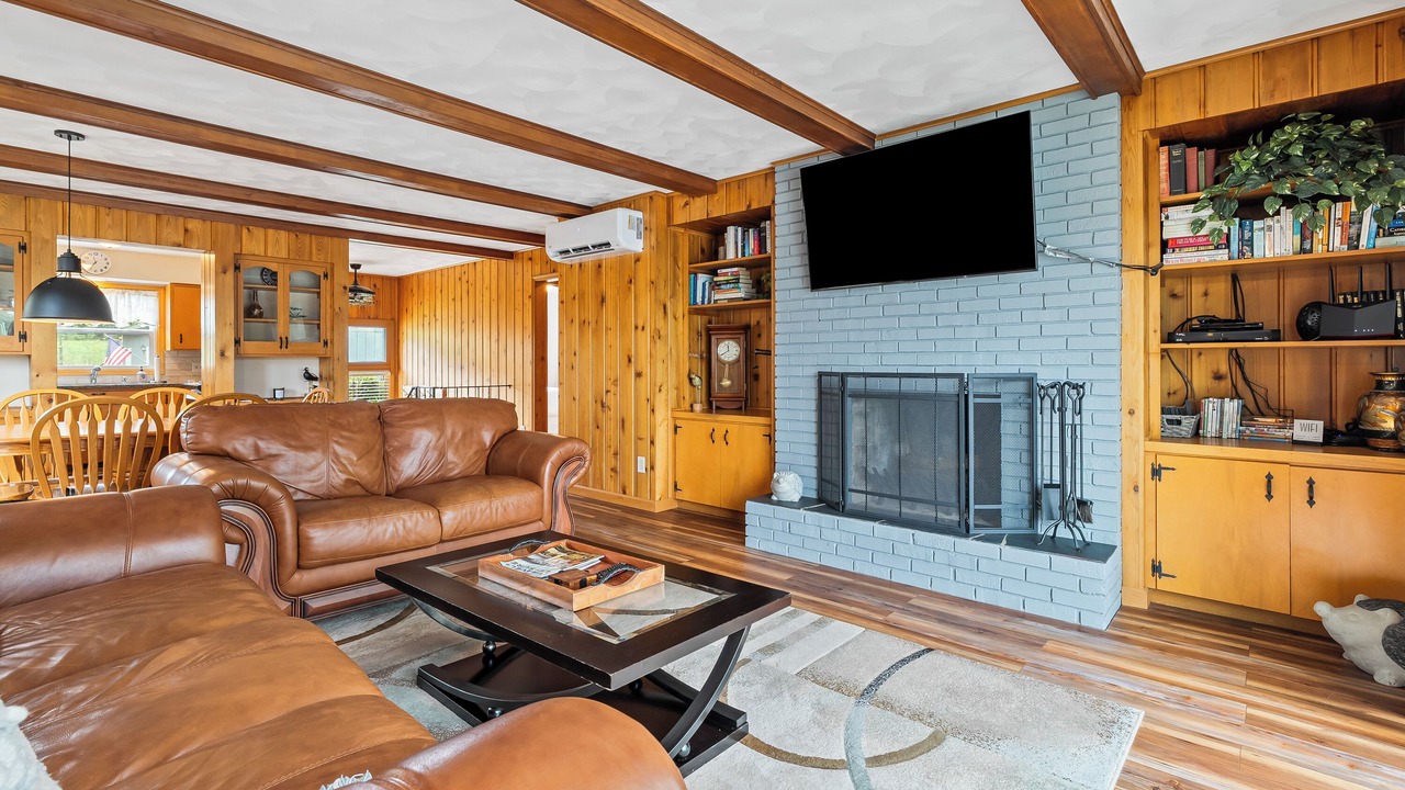 Photo of Livingroom in Kendall