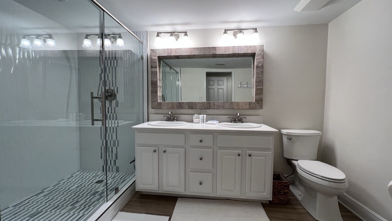 Photo of Bathroom in Orange Beach East
