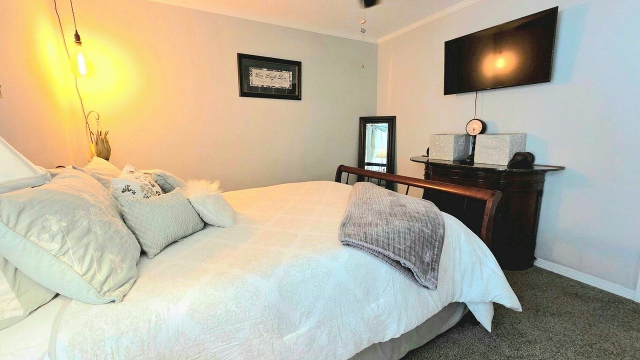 Photo of Bedroom in Daphne