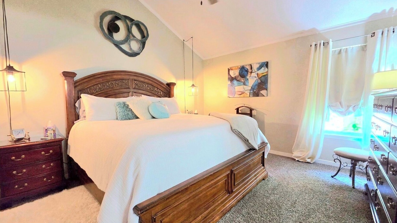Photo of Bedroom in Daphne