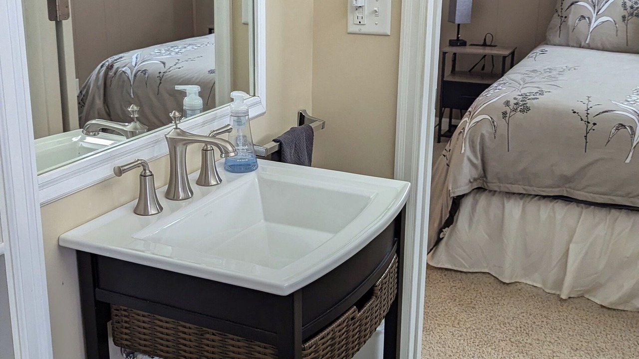 Photo of Bedroom in White Pine