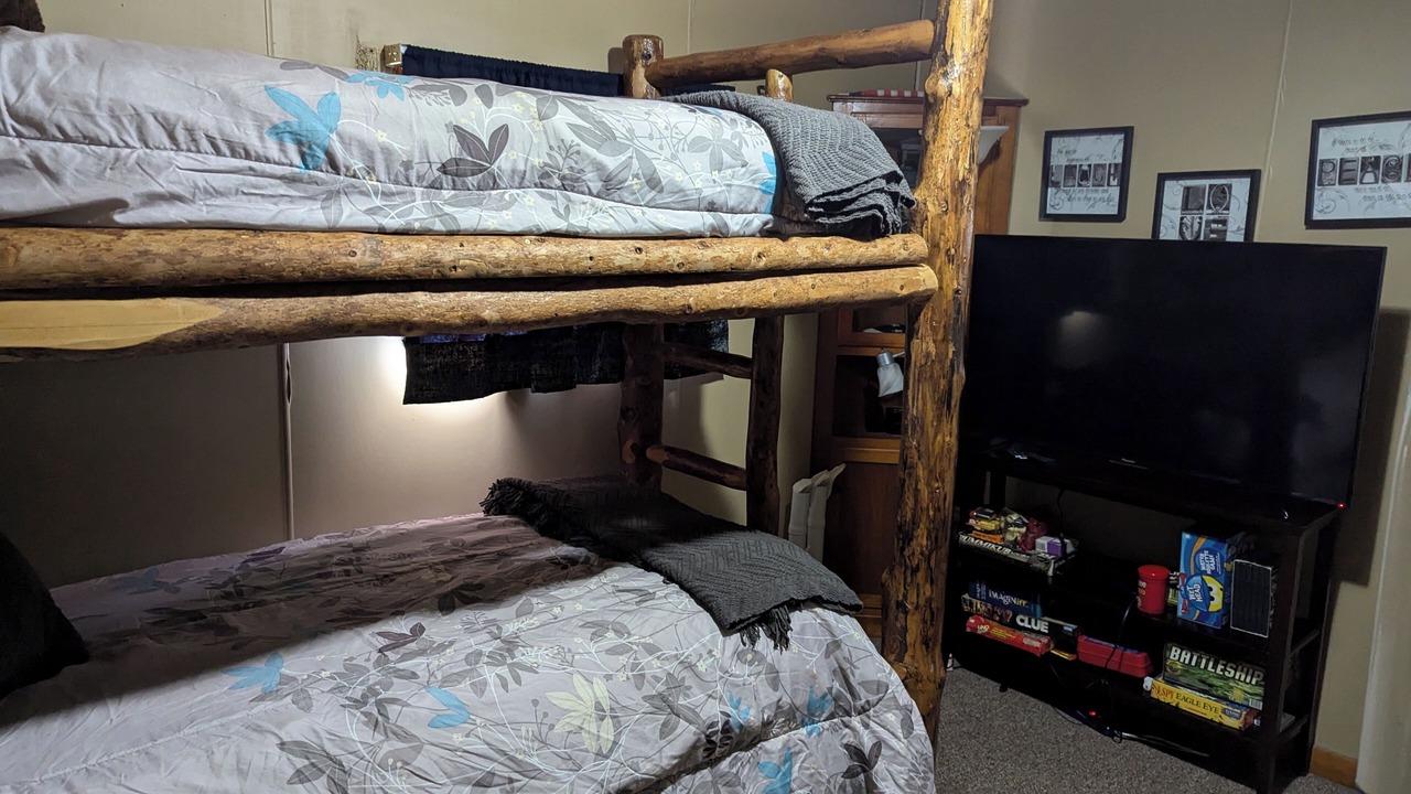 Photo of Bedroom in White Pine