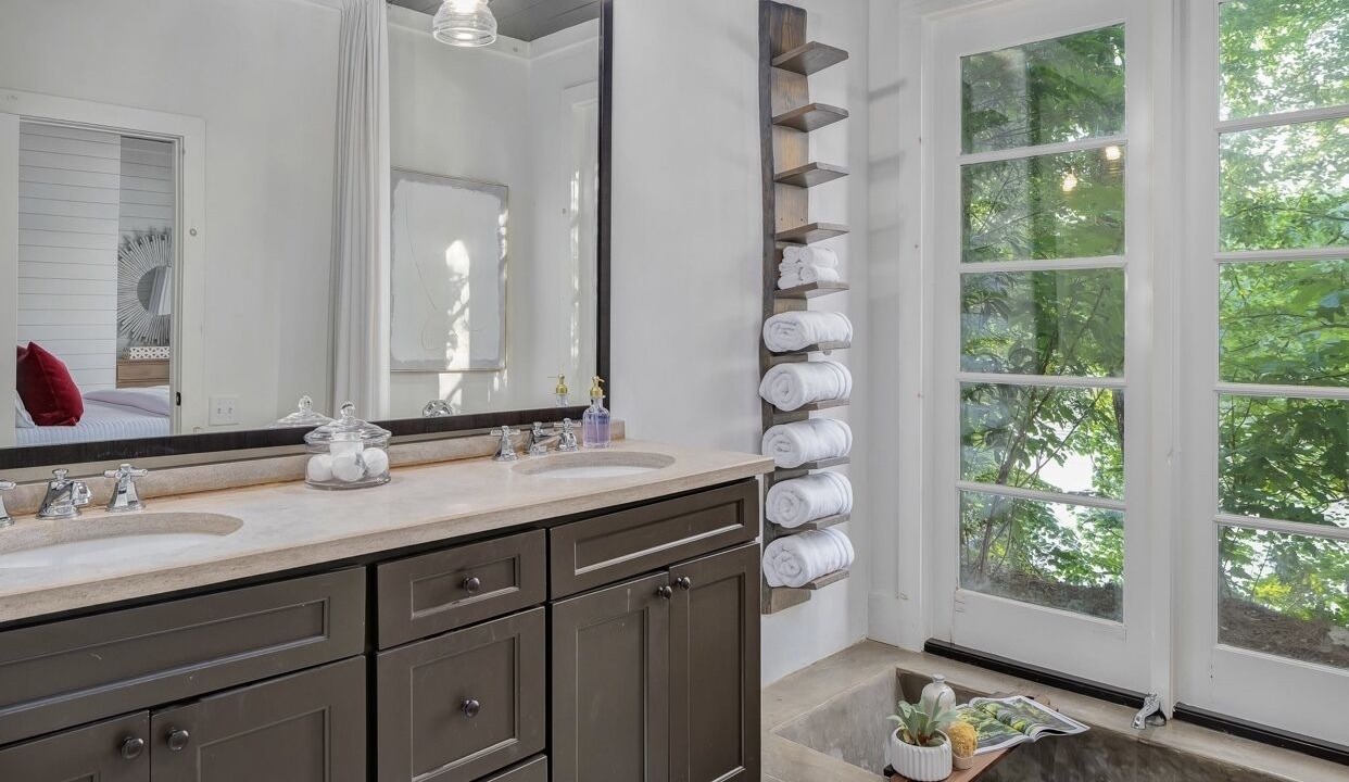 Photo of Bathroom in Crane Hill