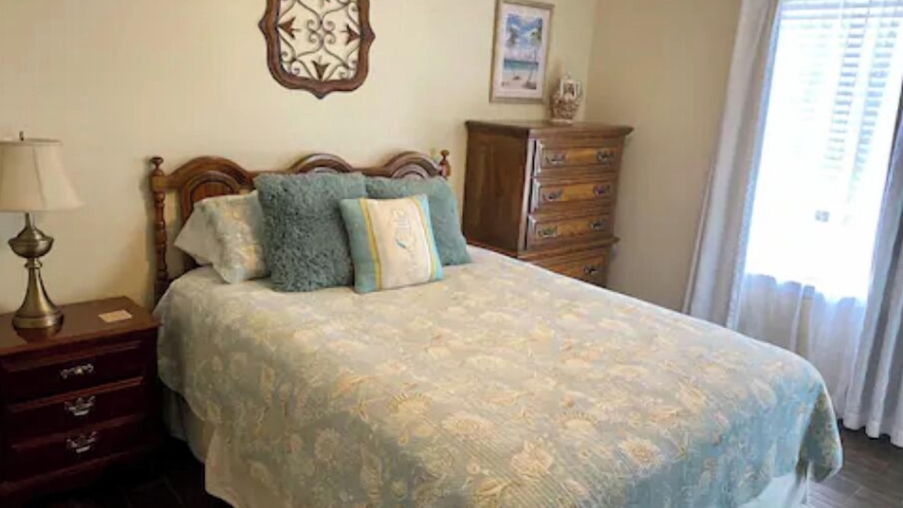 Photo of Bedroom in Gulf Shores