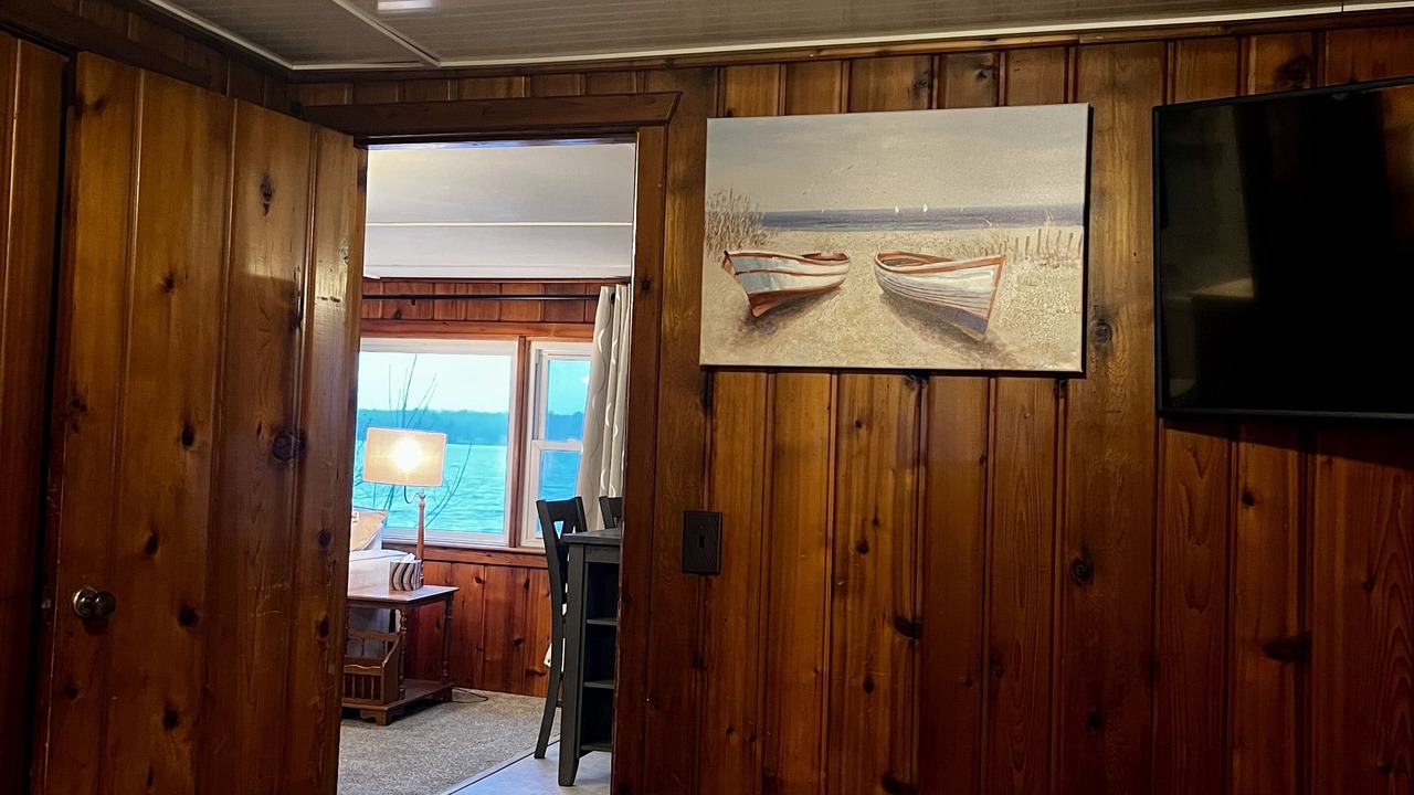 Photo of Bedroom in Maple City