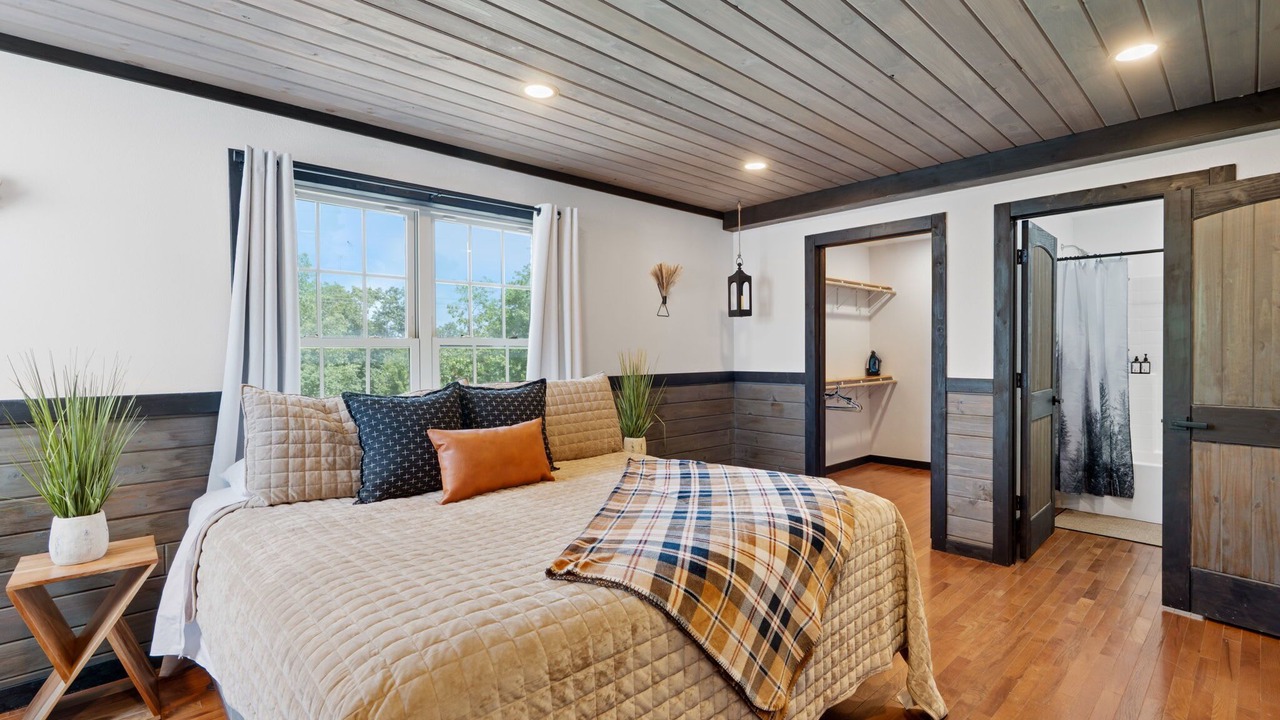 Photo of Bedroom in Bryant