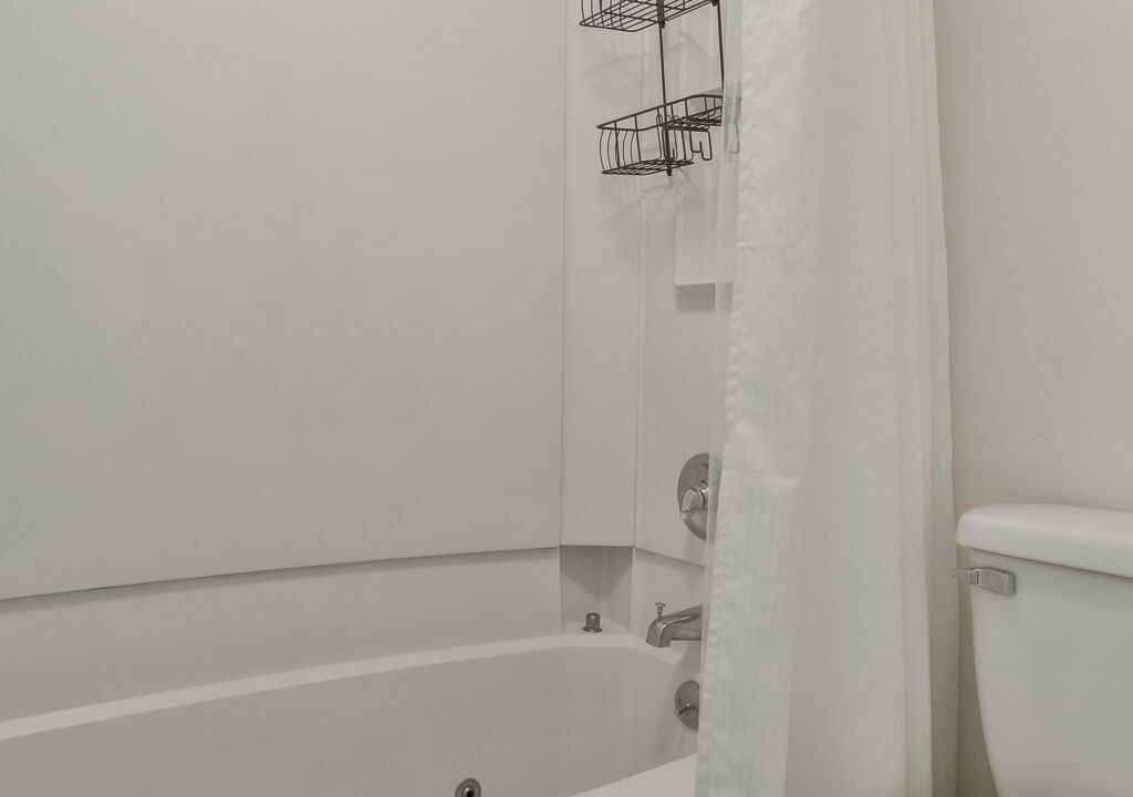 Photo of Bathroom in Orange Beach East