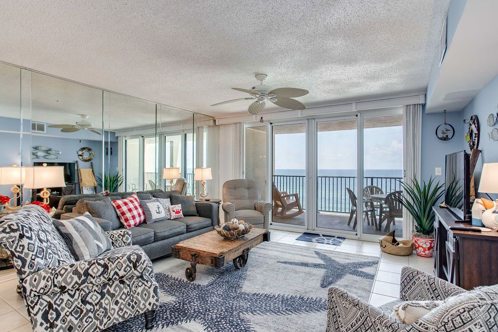Photo of Livingroom in Orange Beach East