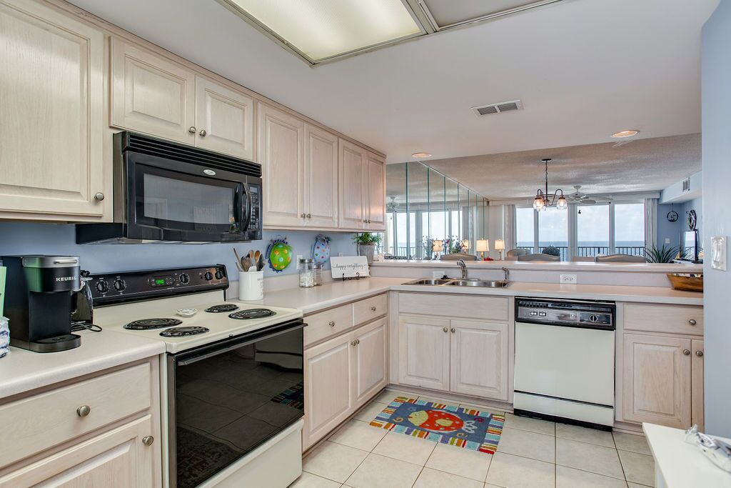 Photo of Kitchen in Orange Beach East