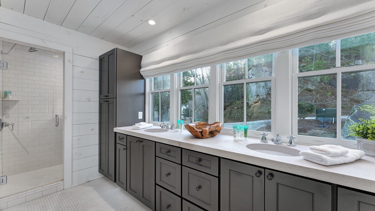 Photo of Bathroom in Crane Hill