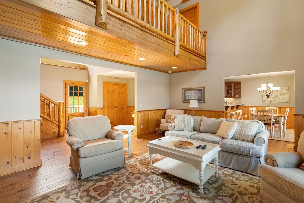 Photo of Livingroom in Kewadin