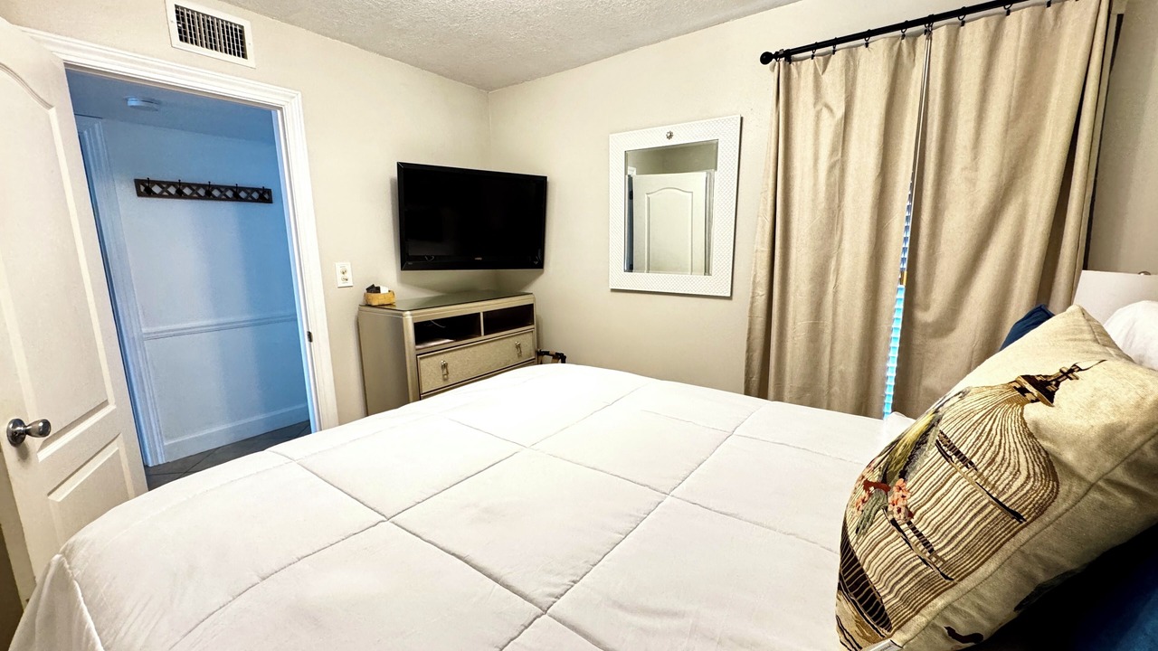 Photo of Bedroom in Orange Beach