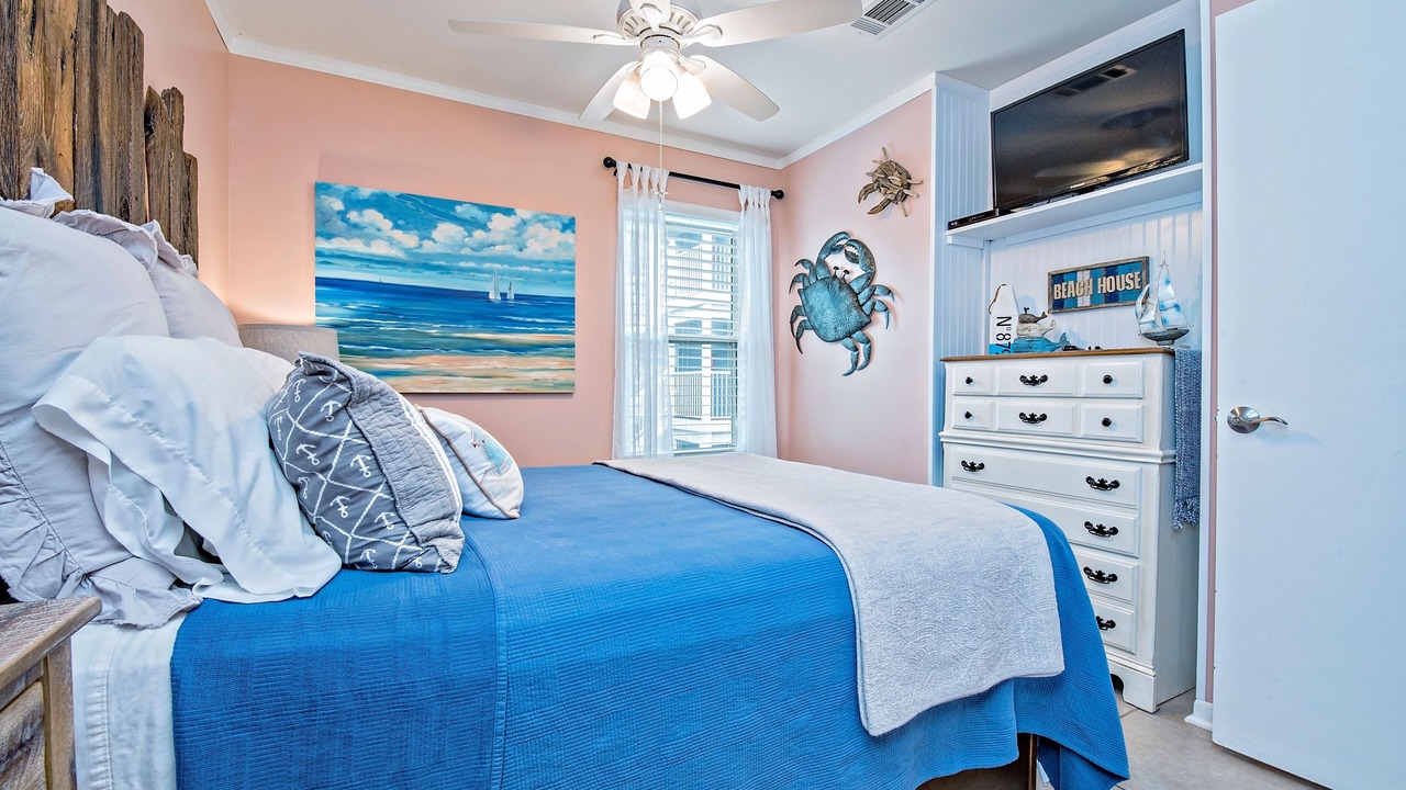 Photo of Bedroom in Gulf Shores