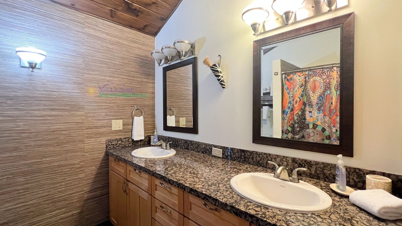 Photo of Bathroom in Maple City