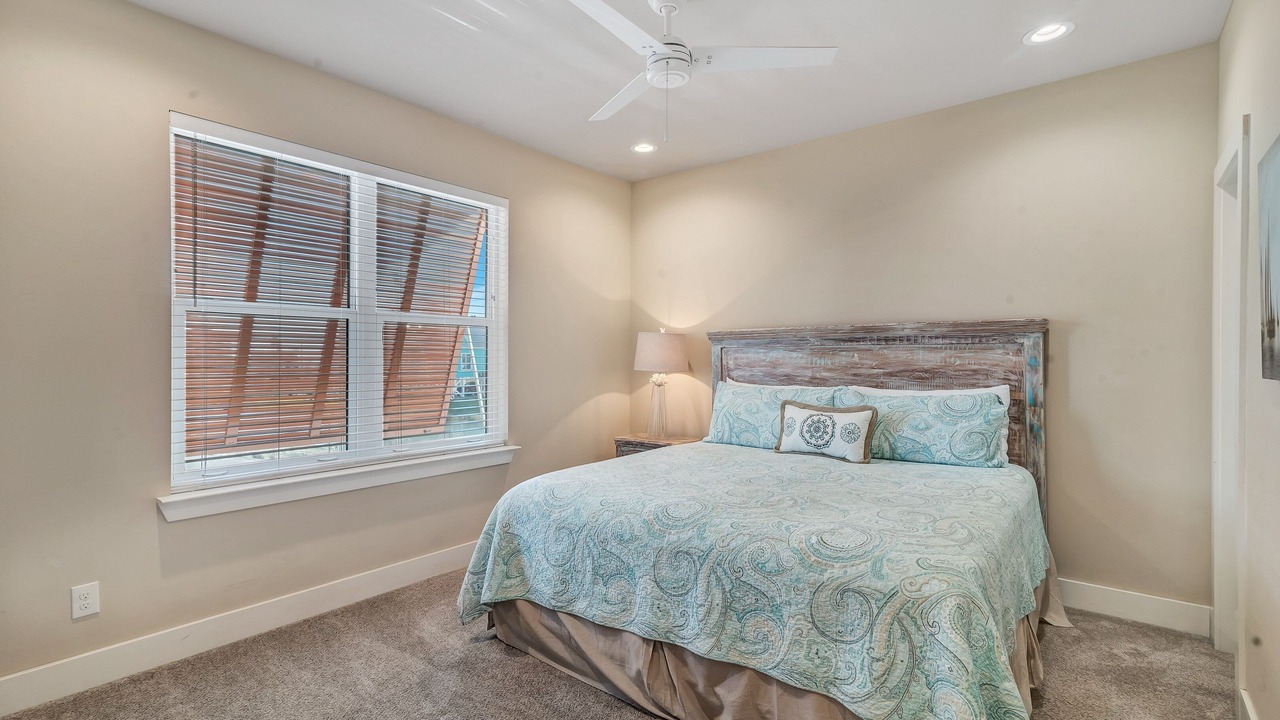 Photo of Bedroom in Gulf Shores