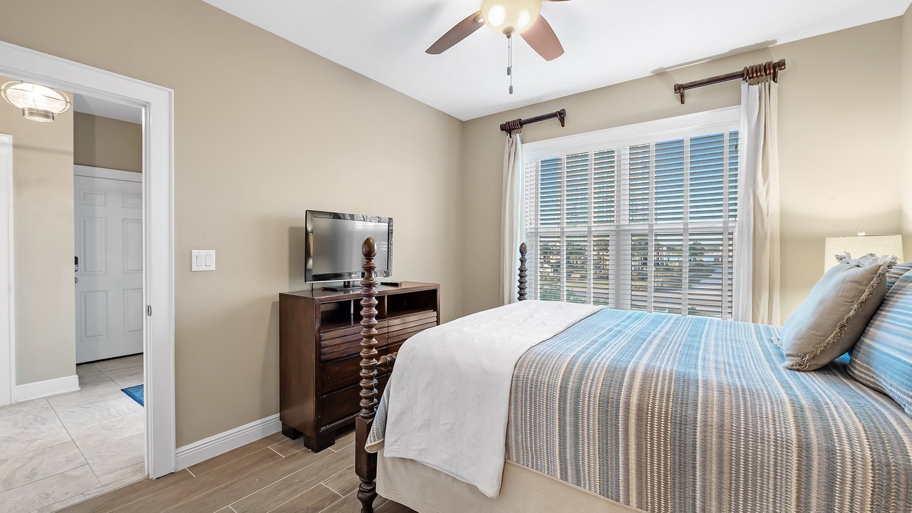 Photo of Bedroom in Gulf Shores