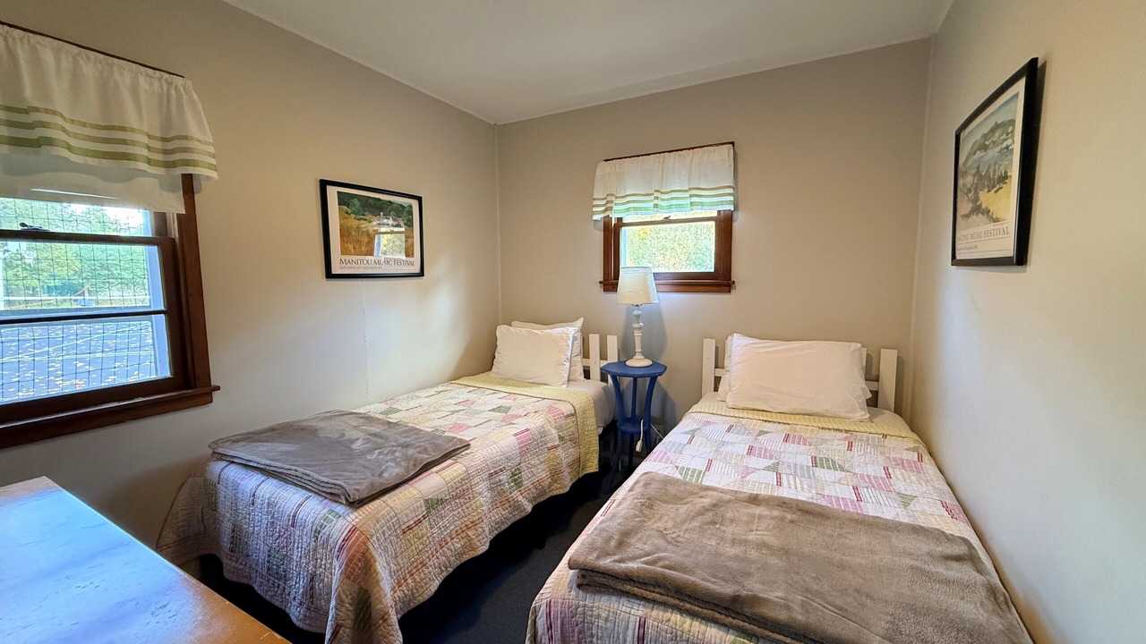 Photo of Bedroom in Maple City