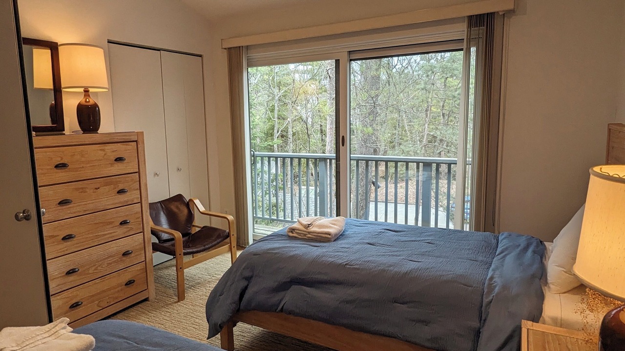 Photo of Bedroom in Maple City