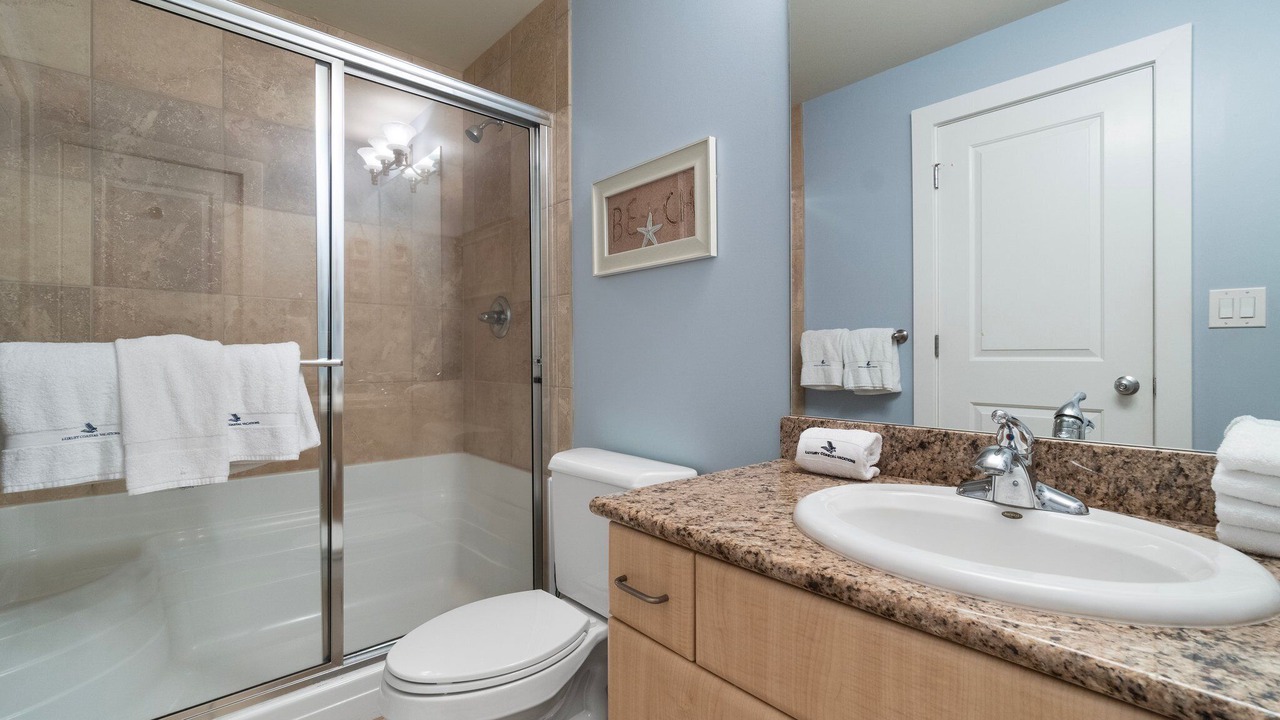 Photo of Bathroom in Orange Beach East