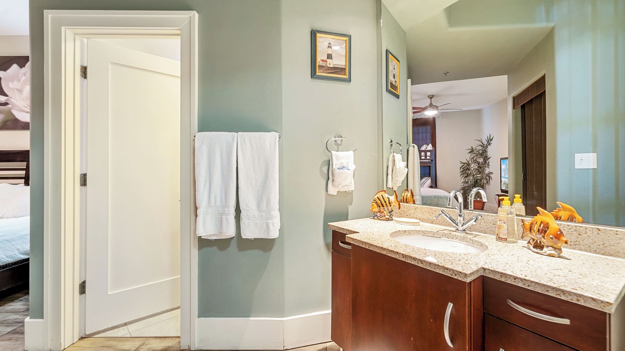 Photo of Bathroom in Orange Beach East