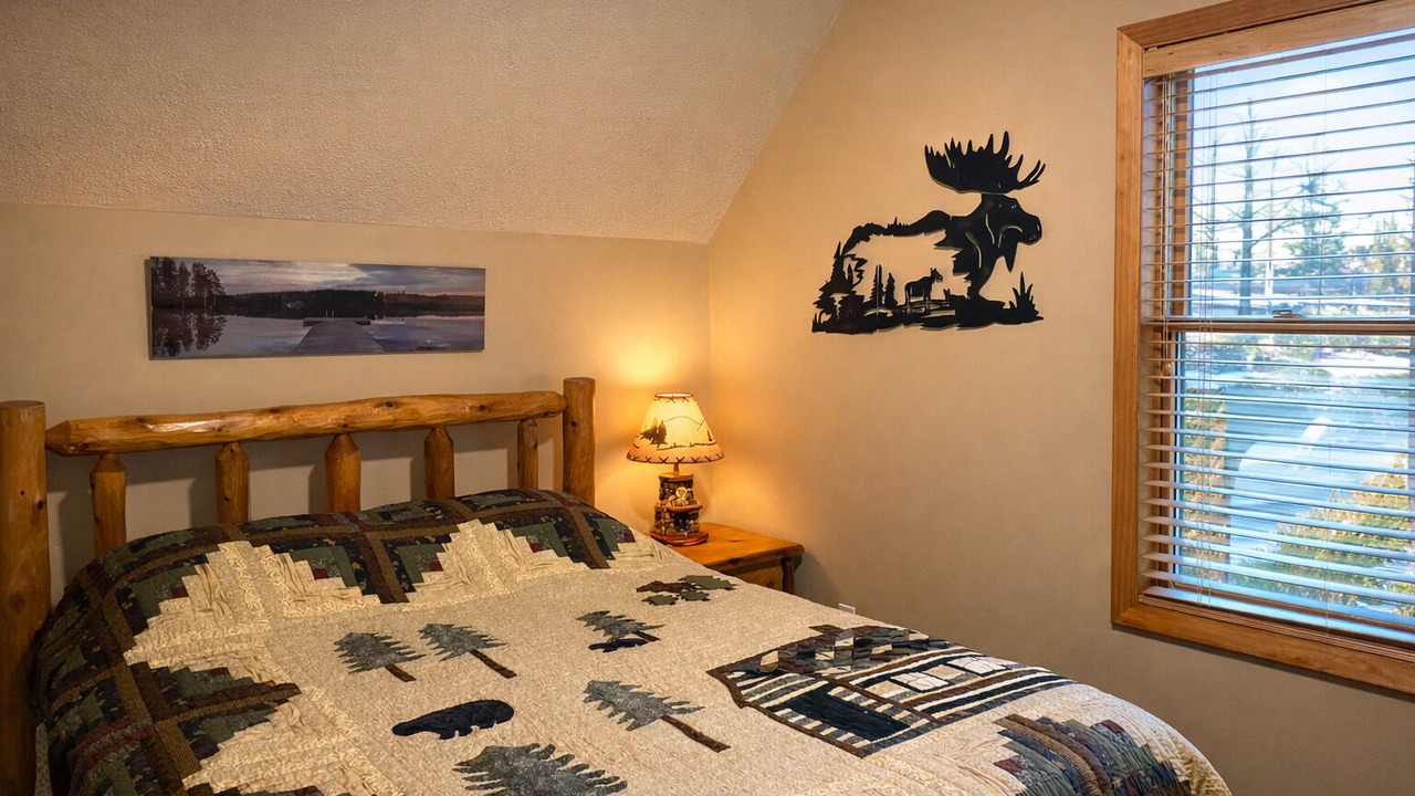 Photo of Bedroom in Lake Arrowhead