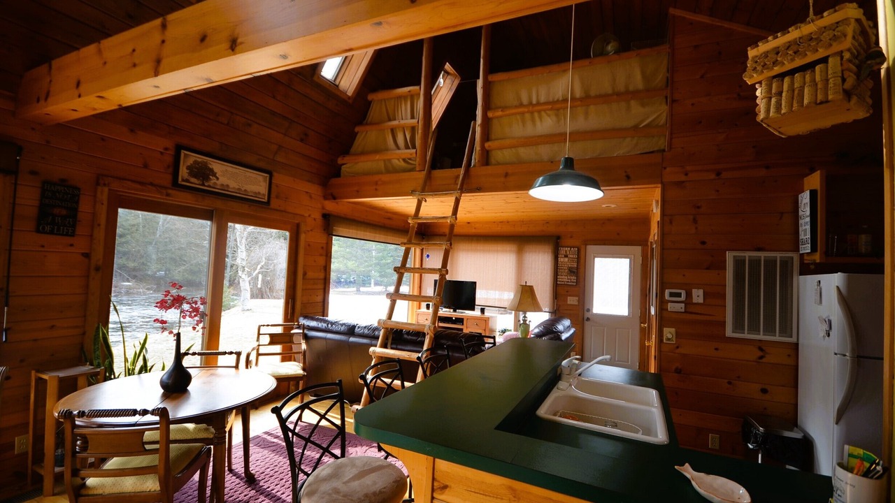 Photo of Livingroom in Mayfield