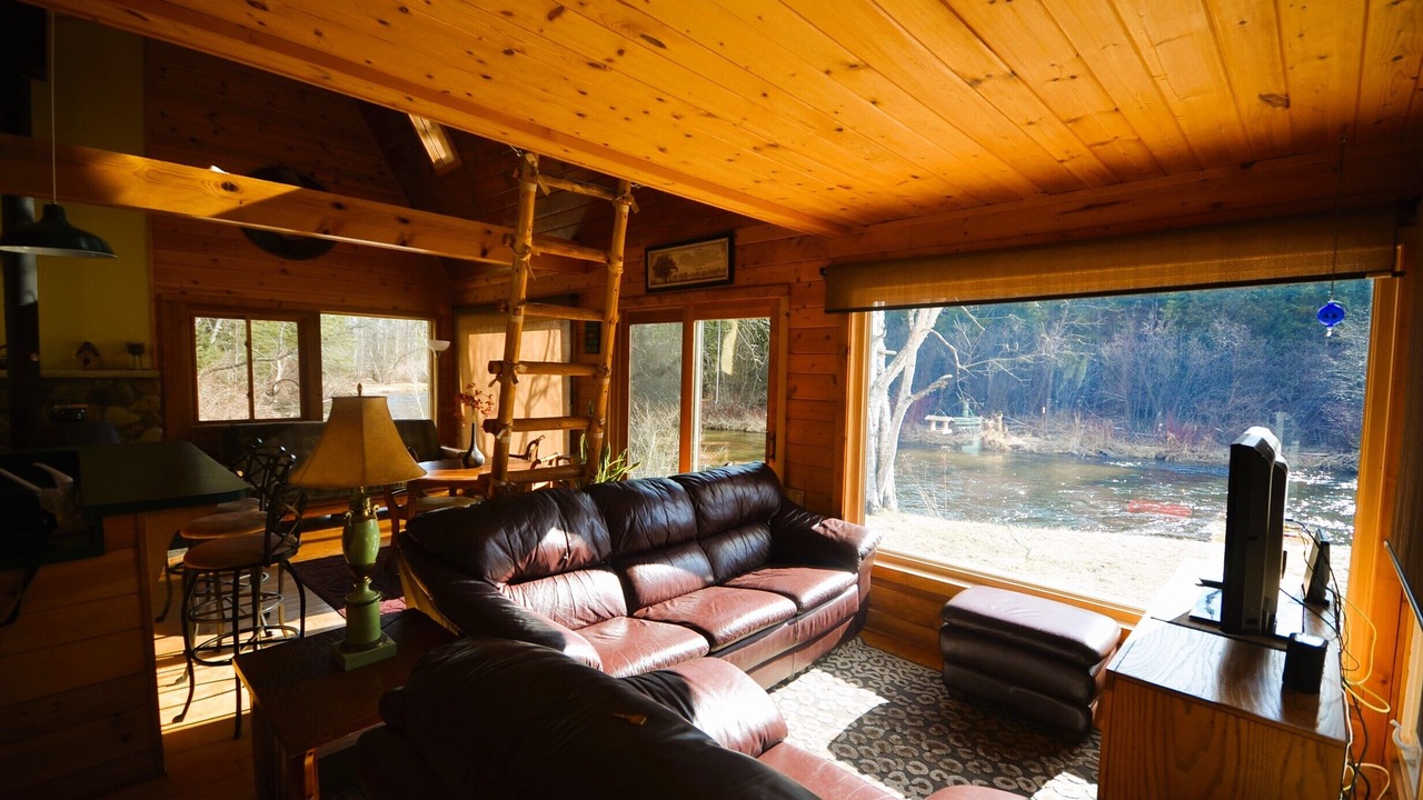 Photo of Livingroom in Mayfield