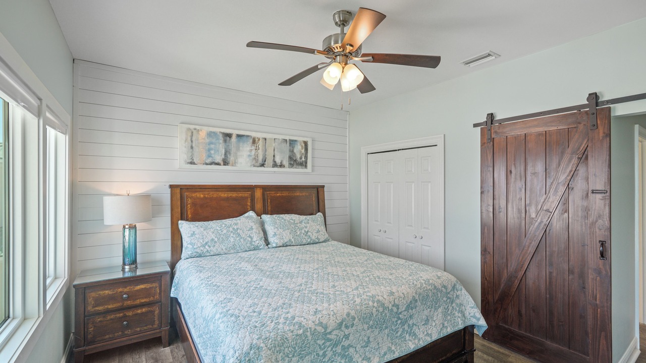 Photo of Bedroom in Gulf Shores