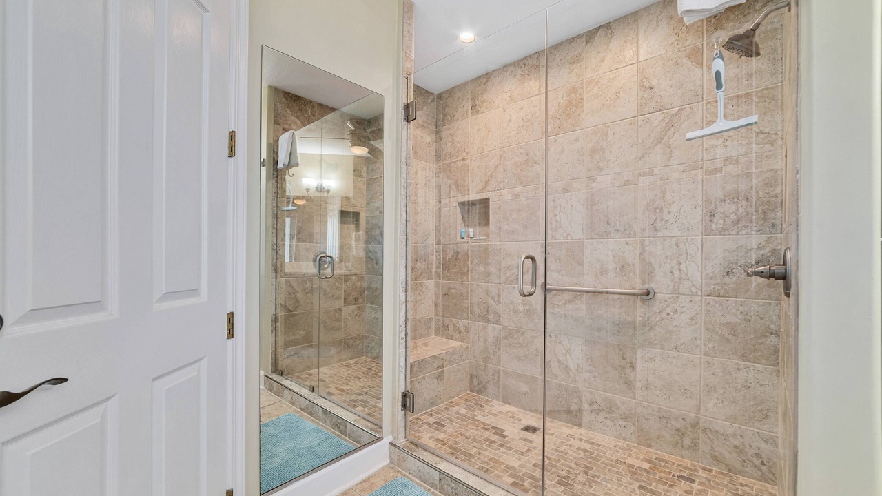 Photo of Bathroom in Orange Beach East