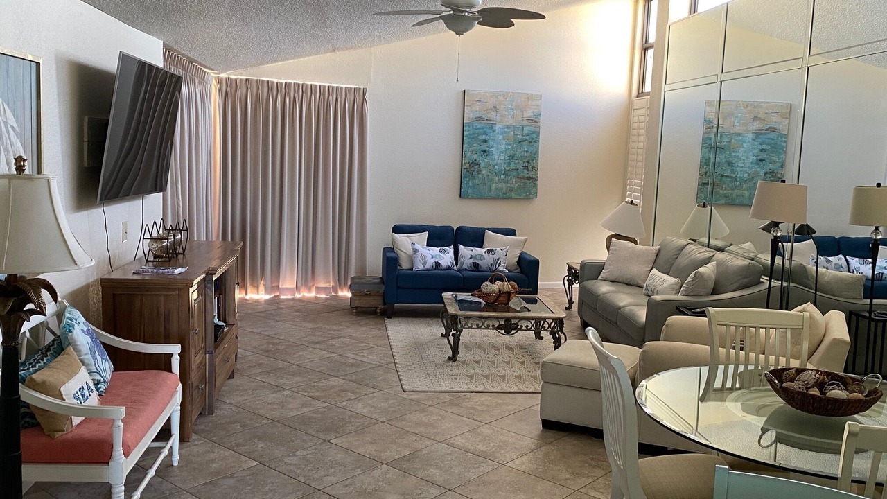 Photo of Livingroom in Miramar Beach