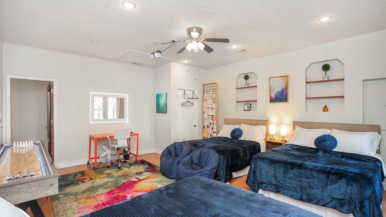 Photo of Bedroom in Hurwood Heights