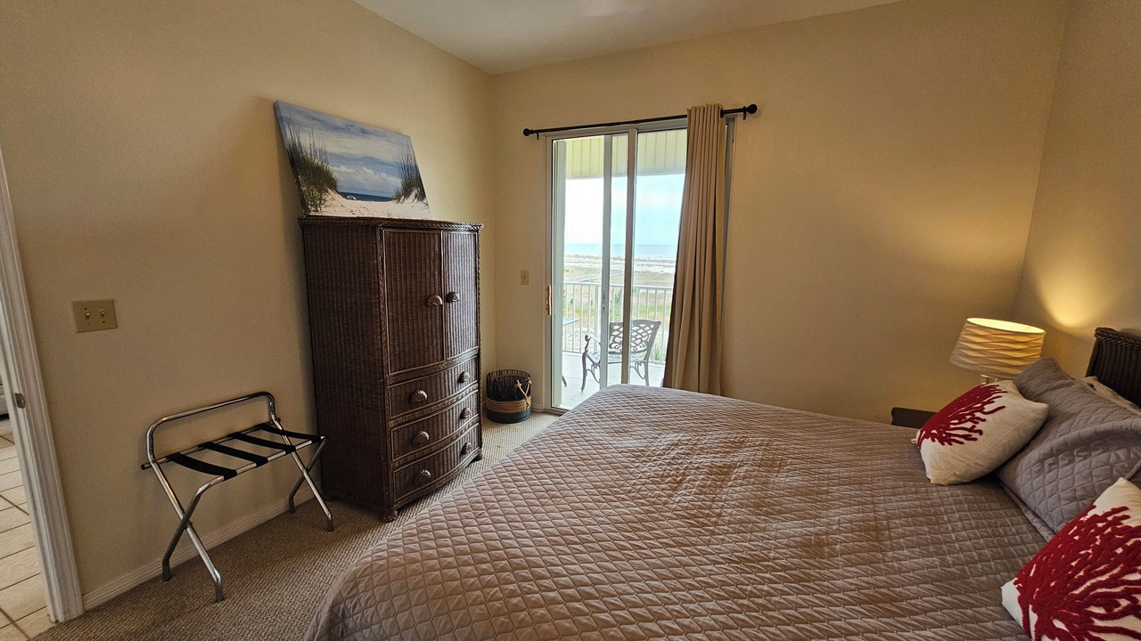 Photo of Bedroom in Dauphin Island
