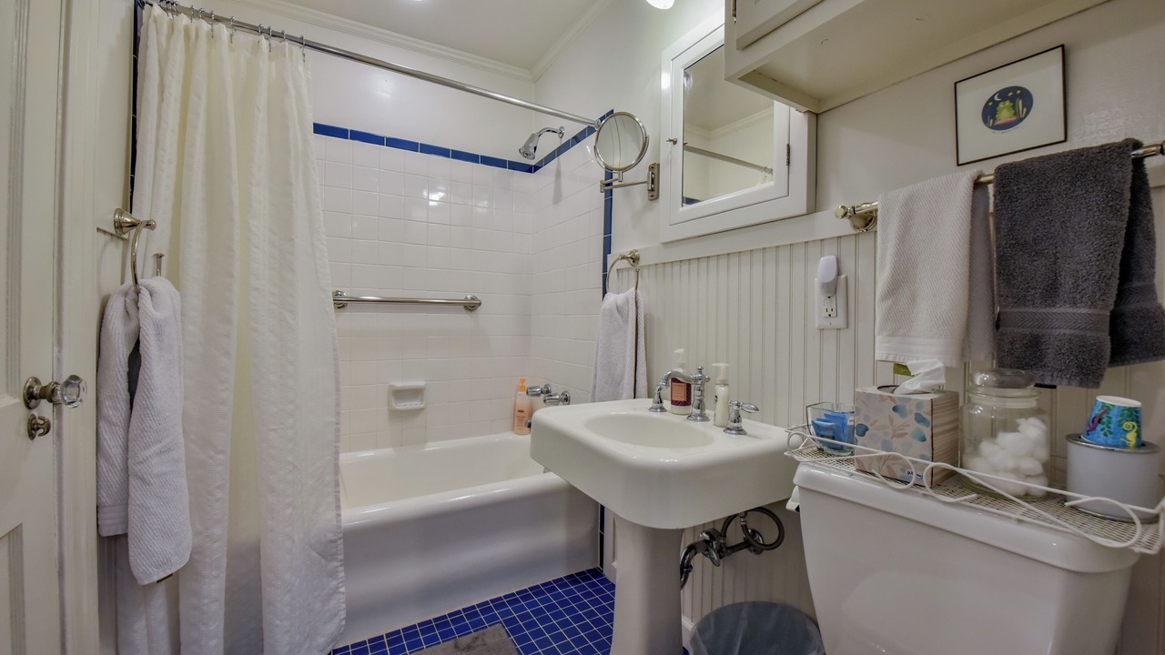 Photo of Bathroom in Tuscaloosa