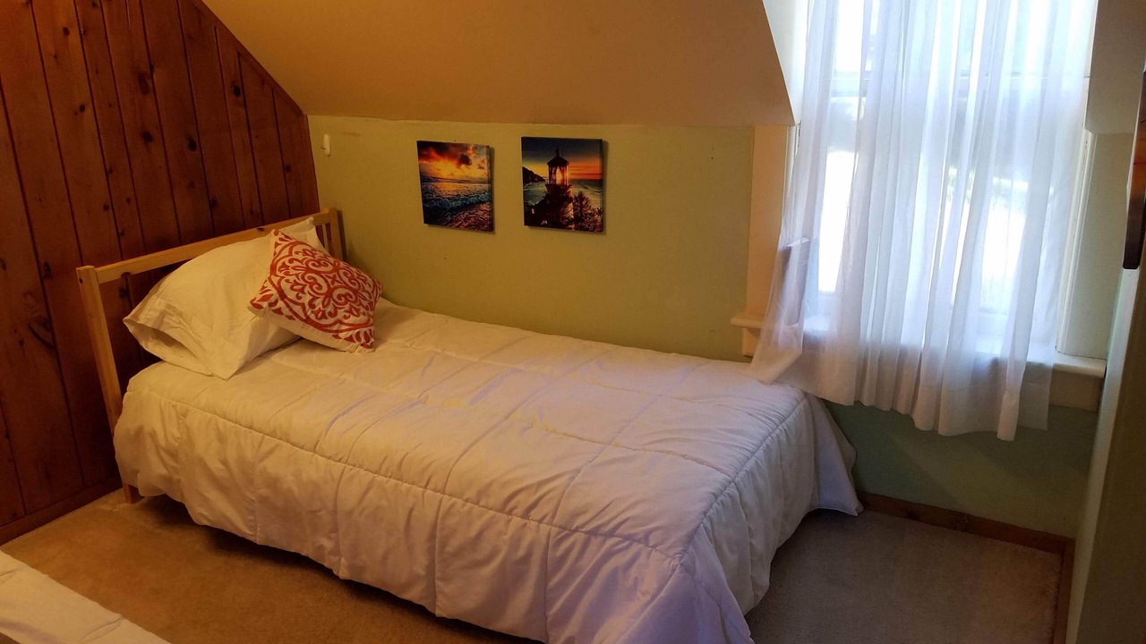 Photo of Bedroom in Lake Linden