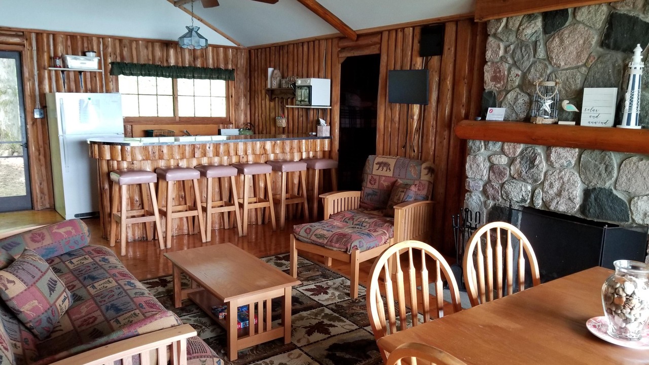 Photo of Livingroom in Kewadin