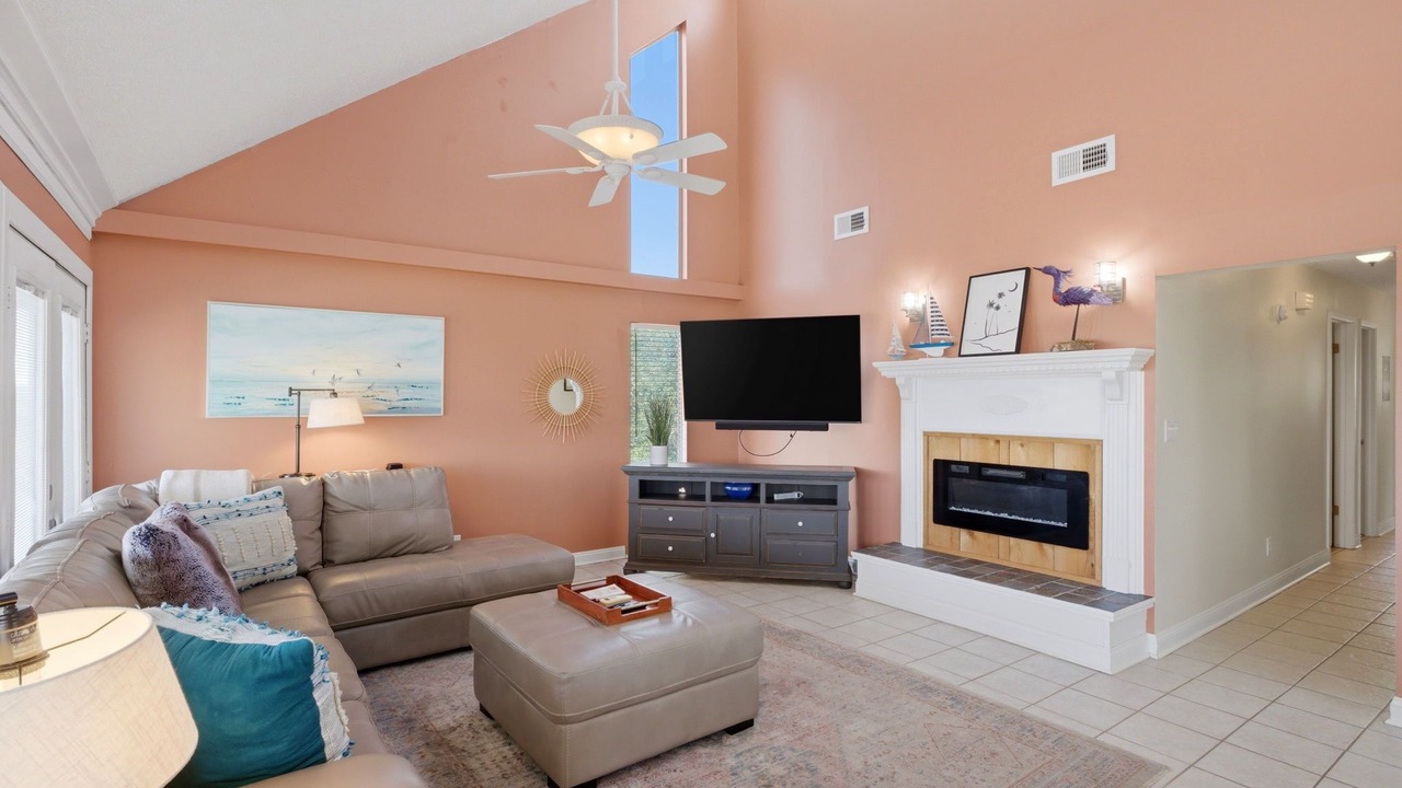 Photo of Livingroom in Surf Side Shores