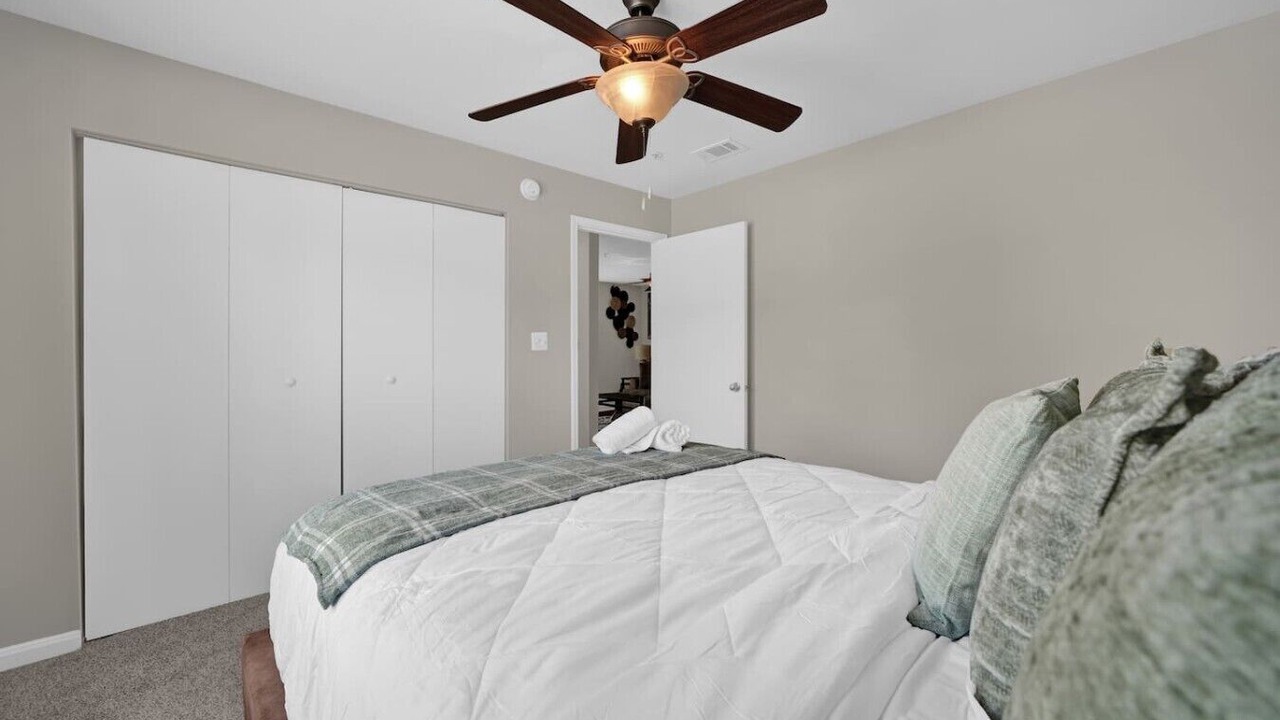 Photo of Bedroom in Crestline Heights