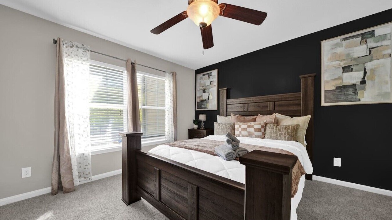 Photo of Bedroom in Crestline Heights