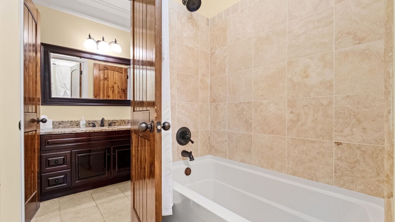 Photo of Bathroom in Centre