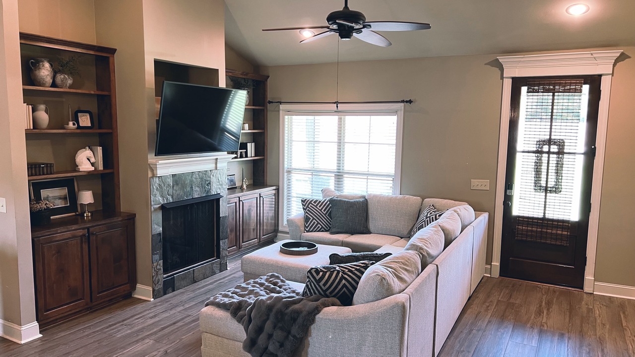 Photo of Livingroom in Starkville
