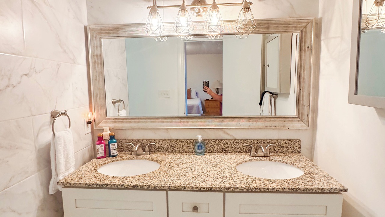 Photo of Bathroom in Myrtle Grove